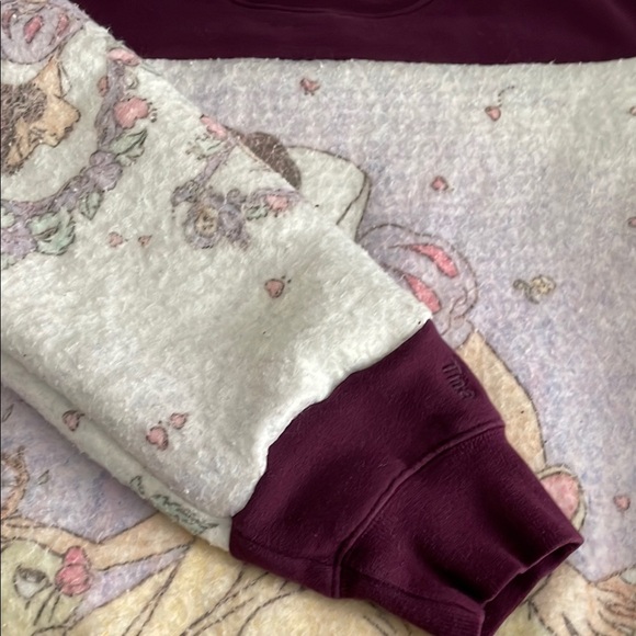 TNA x Disney’s Snow White 80s Reworked Upcycled Sweatshirt - Picture 9 of 11